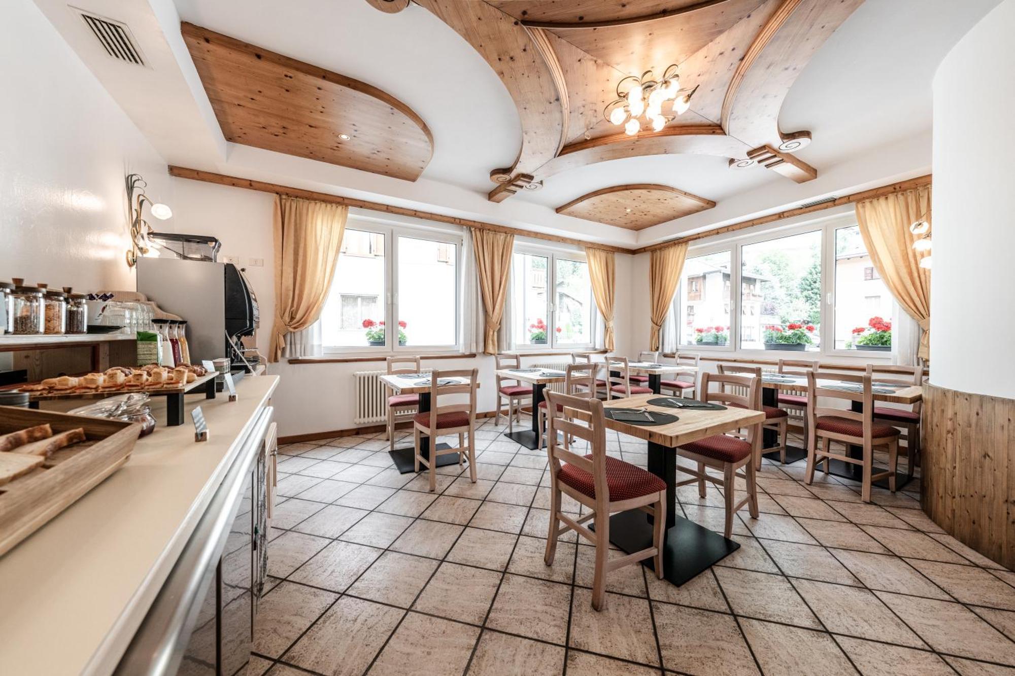 Hotel La Noria Коммеццадура Экстерьер фото