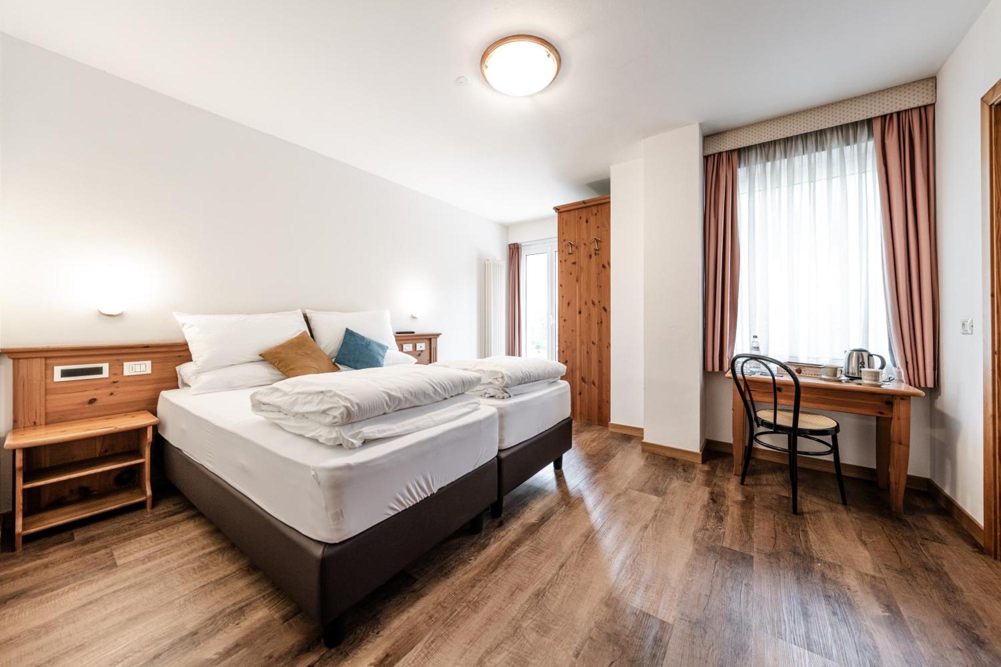 Hotel La Noria Коммеццадура Экстерьер фото