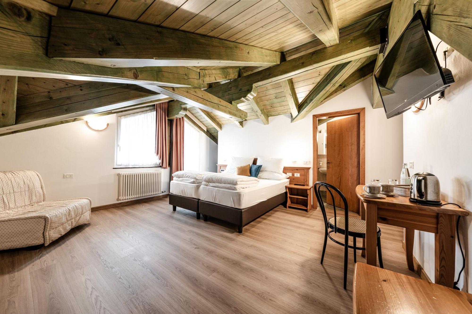 Hotel La Noria Коммеццадура Экстерьер фото