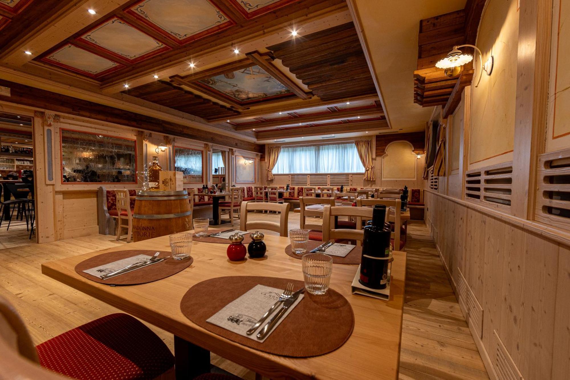 Hotel La Noria Коммеццадура Экстерьер фото
