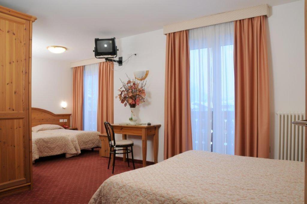 Hotel La Noria Коммеццадура Экстерьер фото