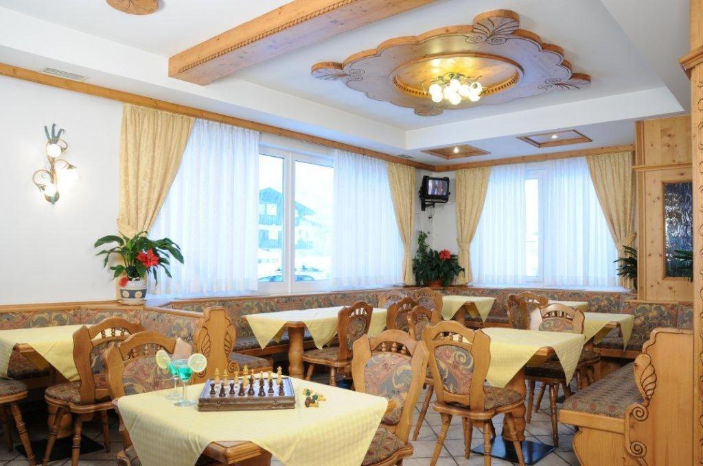 Hotel La Noria Коммеццадура Экстерьер фото