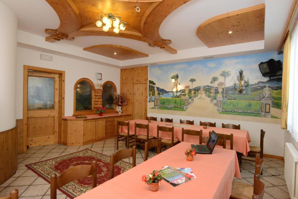 Hotel La Noria Коммеццадура Экстерьер фото